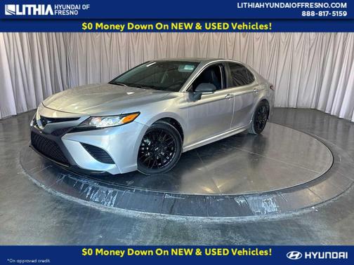 Celestial Silver Metallic 2018 Toyota Camry SE