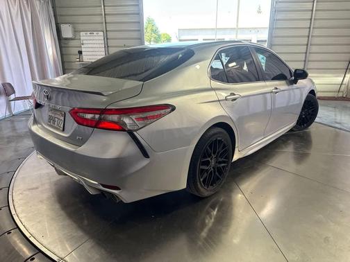 Celestial Silver Metallic 2018 Toyota Camry SE