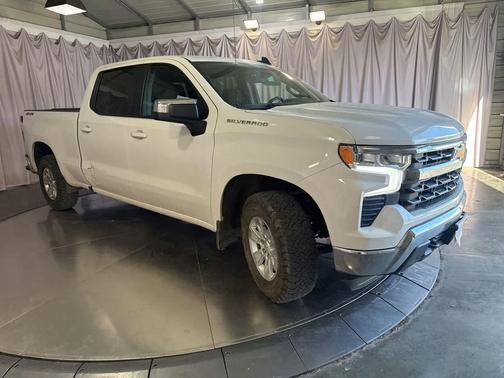 Summit White 2023 Chevrolet Silverado 1500 LT