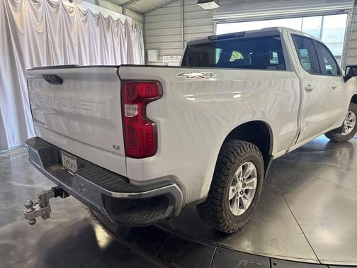 Summit White 2023 Chevrolet Silverado 1500 LT