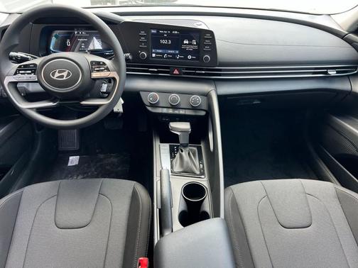Amazon Gray 2025 Hyundai ELANTRA SE
