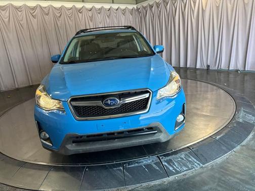 Hyper Blue 2017 Subaru Crosstrek 2.0i Limited