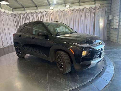 Mosaic Black Metallic 2023 Chevrolet Trailblazer LT