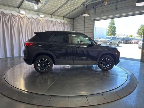 Mosaic Black Metallic 2023 Chevrolet Trailblazer LT