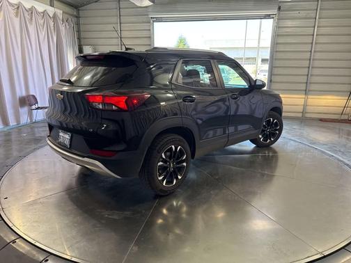 Mosaic Black Metallic 2023 Chevrolet Trailblazer LT