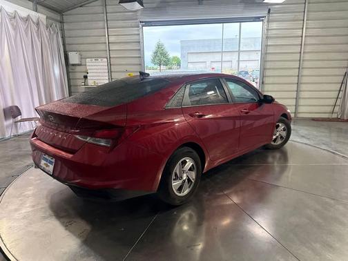Ultimate Red 2025 Hyundai ELANTRA SE
