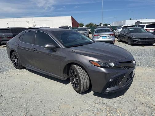 Predawn Gray Mica 2022 Toyota Camry SE