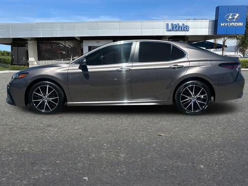 Predawn Gray Mica 2022 Toyota Camry SE