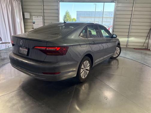 Platinum Gray Metallic 2019 Volkswagen Jetta 1.4T S