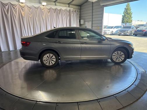 Platinum Gray Metallic 2019 Volkswagen Jetta 1.4T S