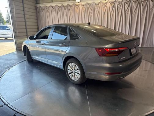 Platinum Gray Metallic 2019 Volkswagen Jetta 1.4T S