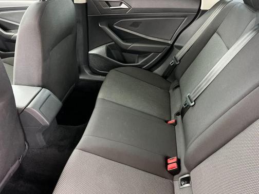 Platinum Gray Metallic 2019 Volkswagen Jetta 1.4T S