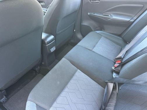 Gun Metallic 2025 Nissan Versa 1.6 SV