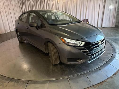 Gun Metallic 2025 Nissan Versa 1.6 SV
