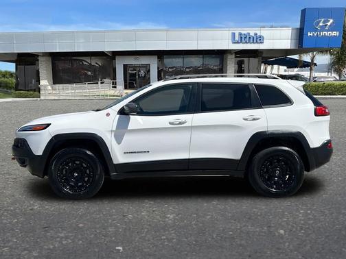 Bright White Clearcoat 2017 Jeep Cherokee Trailhawk