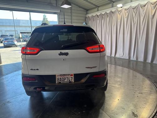Bright White Clearcoat 2017 Jeep Cherokee Trailhawk