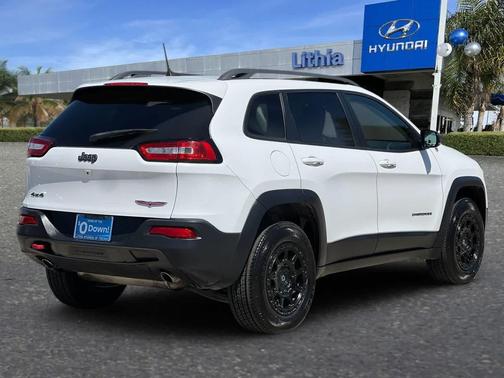 Bright White Clearcoat 2017 Jeep Cherokee Trailhawk