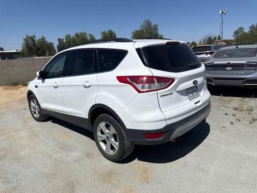 Oxford White 2015 Ford Escape SE