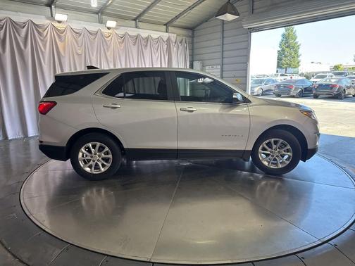 Silver Ice Metallic 2021 Chevrolet Equinox 1LT