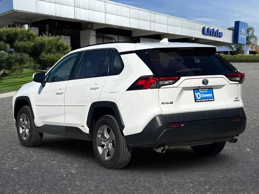 2022 Toyota RAV4 Hybrid LE