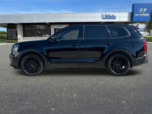 Ebony Black 2022 Kia Telluride SX