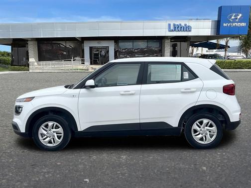 Lunar White 2026 Hyundai VENUE SE