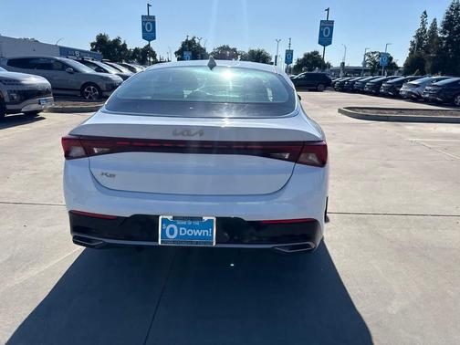 Glacial White Pearl 2022 Kia K5 LXS