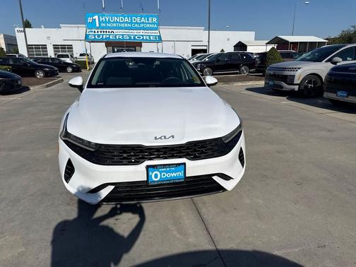 Glacial White Pearl 2022 Kia K5 LXS