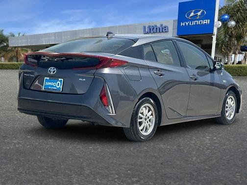 Magnetic Gray Metallic 2022 Toyota Prius Prime XLE