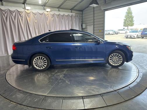 2016 Volkswagen Passat 1.8T SE w/Technology