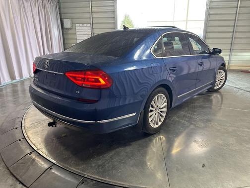 2016 Volkswagen Passat 1.8T SE w/Technology
