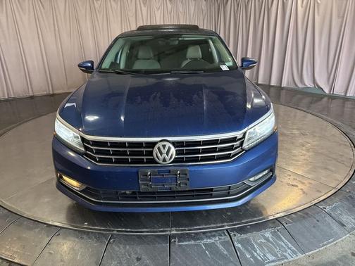 2016 Volkswagen Passat 1.8T SE w/Technology
