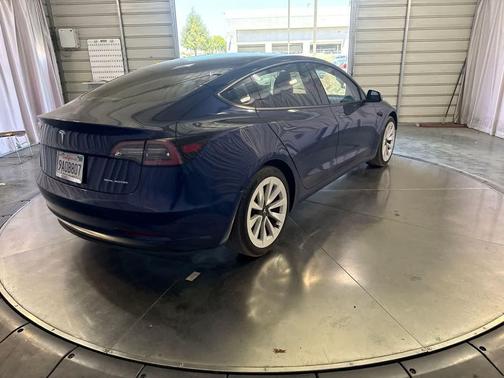 Deep Blue Metallic 2022 Tesla Model 3 Long Range