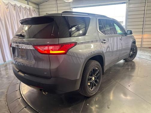 Satin Steel Metallic 2020 Chevrolet Traverse LT Leather