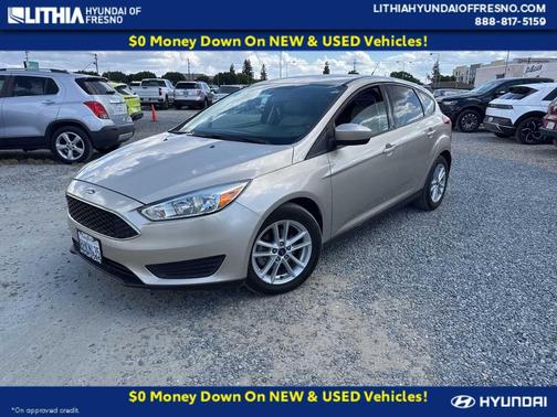 WHITE GOLD 2018 Ford Focus SE