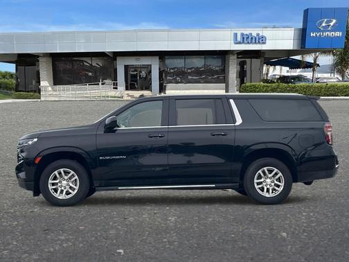 2023 Chevrolet Suburban LT