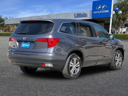 Gray 2017 Honda Pilot EX