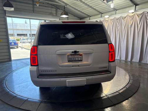 Iridescent Pearl Tricoat 2019 Chevrolet Suburban Premier