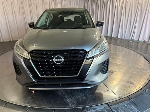 Gun Metallic 2023 Nissan Kicks S