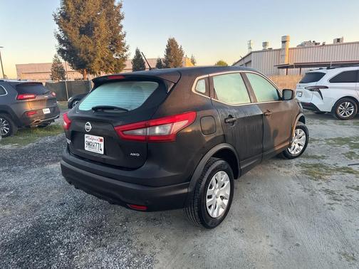 2020 Nissan Rogue Sport S