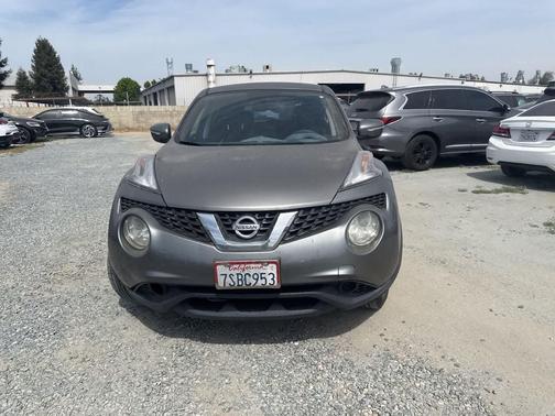 Gun Metallic 2015 Nissan Juke S