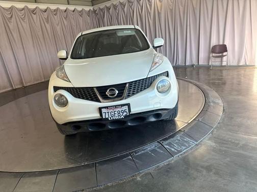 White Pearl 2014 Nissan Juke S