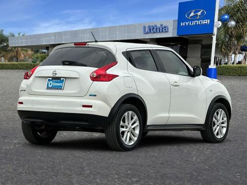 White Pearl 2014 Nissan Juke S