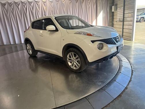White Pearl 2014 Nissan Juke S