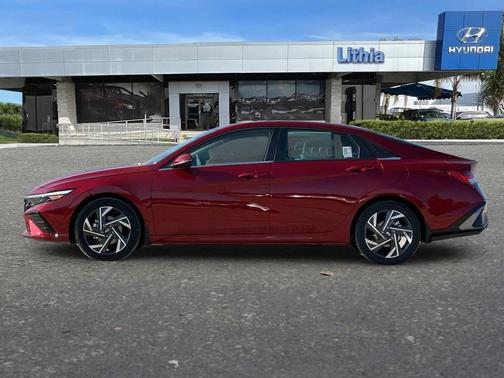 2025 Hyundai ELANTRA Limited