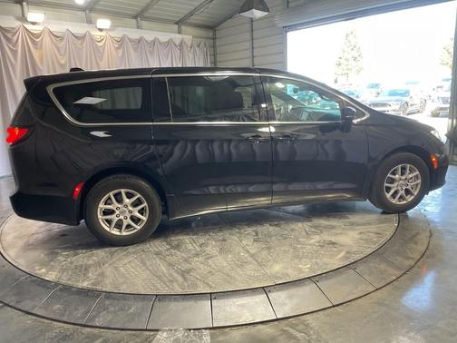 2025 Chrysler Pacifica L