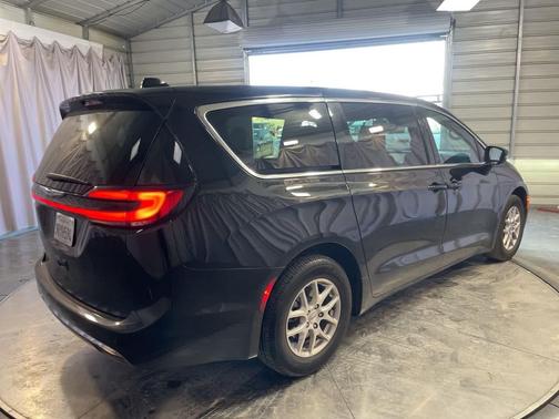 2025 Chrysler Pacifica L