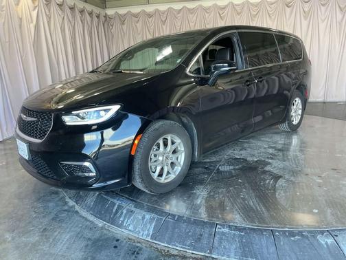 2025 Chrysler Pacifica L