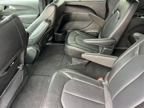 2025 Chrysler Pacifica L