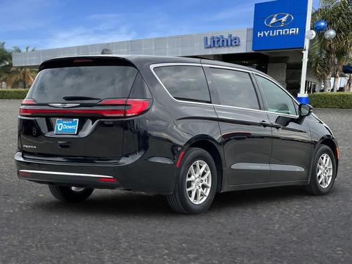 2025 Chrysler Pacifica L
